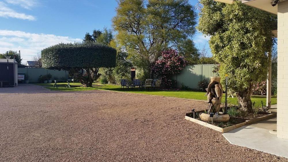 Bairnsdale Town Central Motel Dış mekan fotoğraf